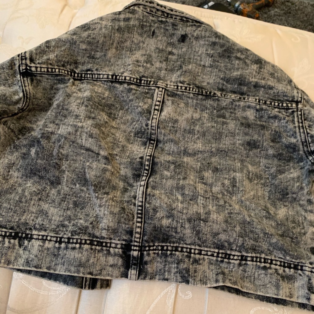 Jean jacket!! - Picture 3 of 4